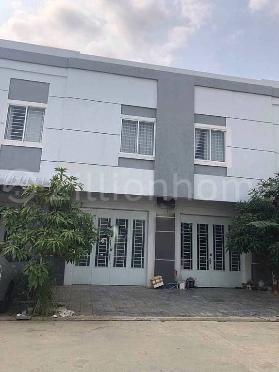 Flat House for Sale at Borey Piphup Thmey Chuk Va3 ផ្ទះសម្រាប់លក់នៅបុរី ពិភពថ្មី ឈូកវ៉ា3  (c-8734)