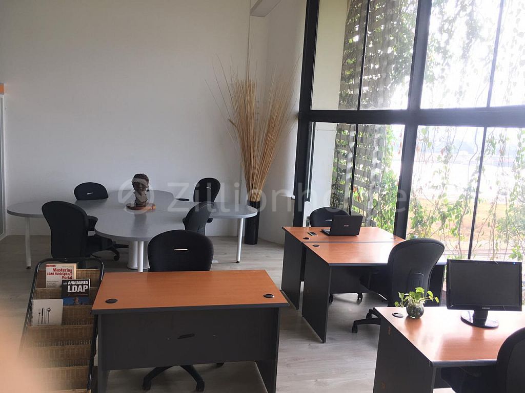 COWORKING SPACE IN CHROY CHANGVAR AREA