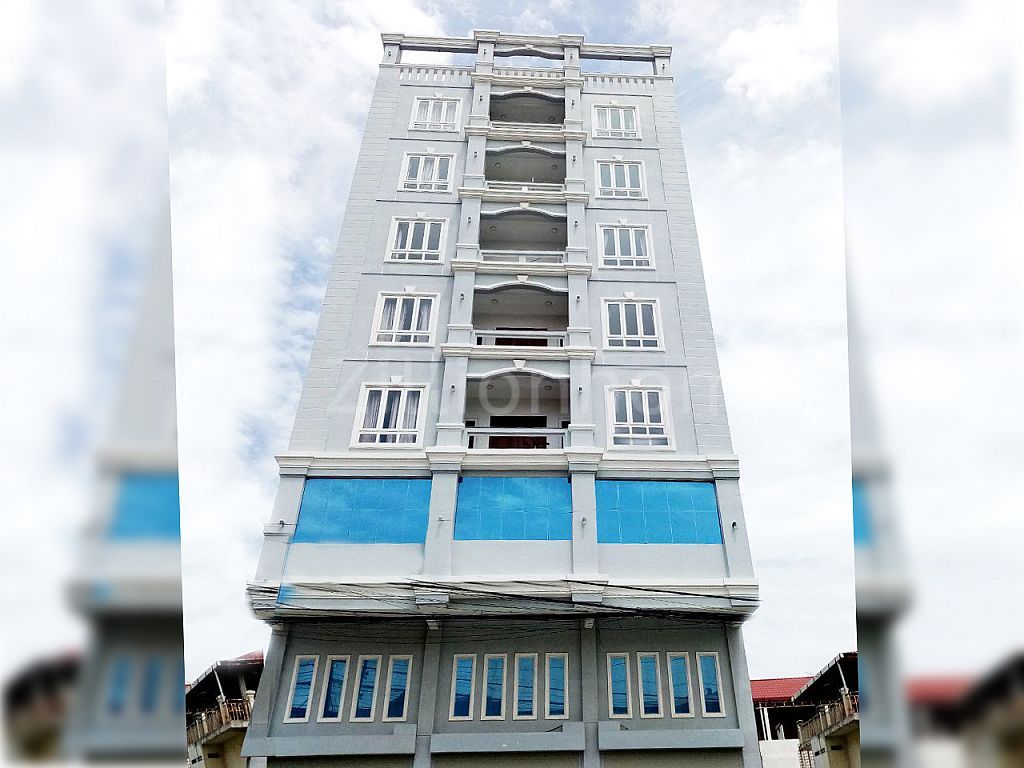 COMMERCIAL BUILDING IN RUSSEI KEO