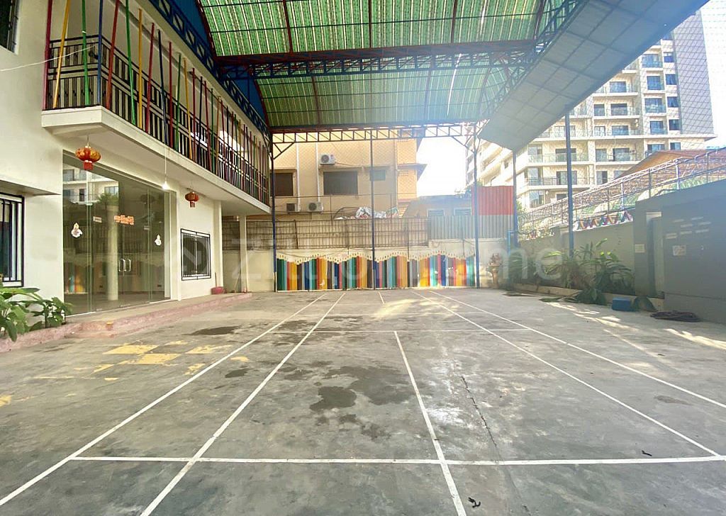 COMMERCIAL SCHOOL BUILDING IN BKK1