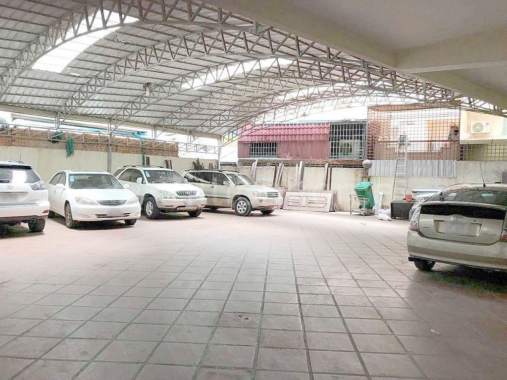 TWO COMMERCIAL BUILDINGS IN BEONG KAK AREA