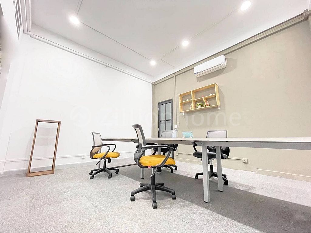 PRIVATE AND CO-WORKING SPACE IN BKK 3