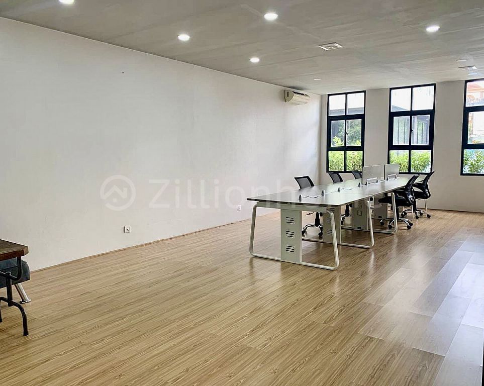 SERVICED OFFICE BUILDING SPACE AVAILABLE
