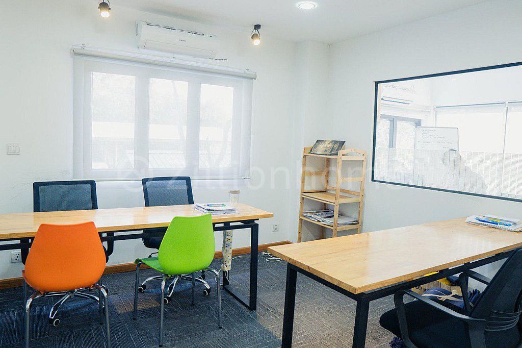 SERVICED OFFICE FOR LEASE IN CHAMKARMON