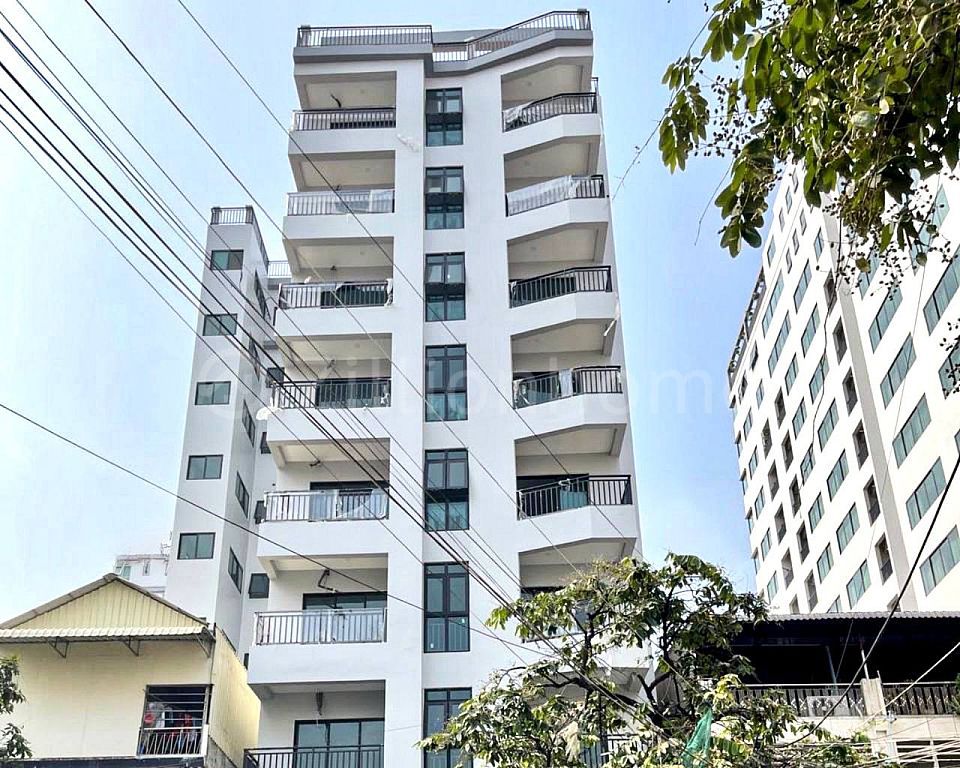 NEW APARTMENT BUILDING FOR RENT IN BKK 3
