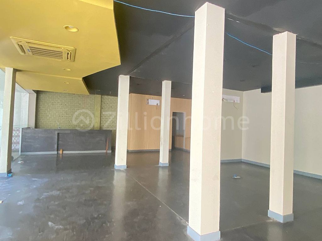 COMMERCIAL STORE FOR SALE IN BKK1
