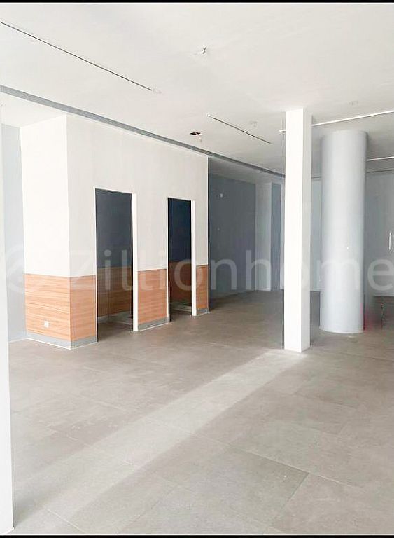 COMMERCIAL STORE FOR LEASE IN BKK1