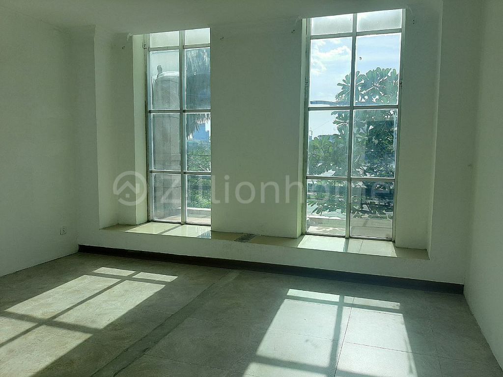 COMMERCIAL BUILDING FOR LEASE IN CHROY CHANGVAR 