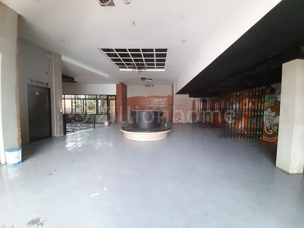 COMMERCIAL PROPERTY FOR LEASE IN DAUN PENH