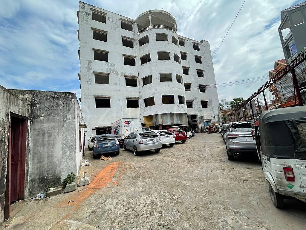 COMMERCIAL BUILDING FOR LEASE IN TOUL KORK 