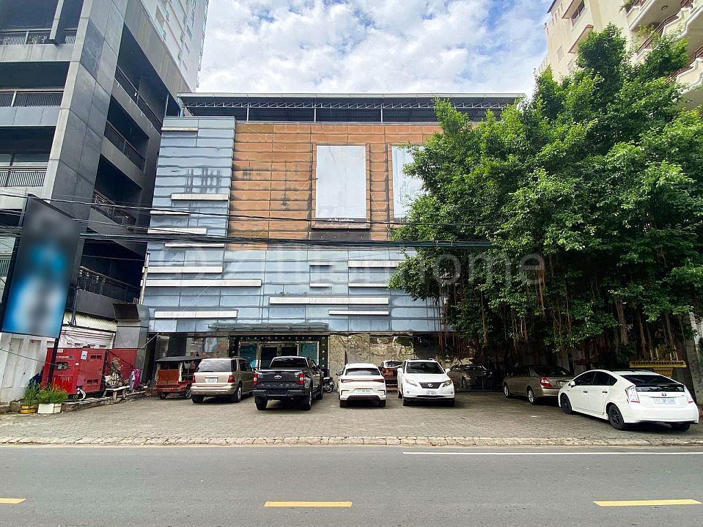 COMMERCIAL PROPERTY FOR LEASE IN DAUN PENH 