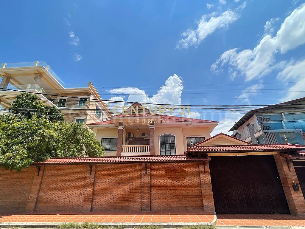 Villa for Rent in Sangkat Beoung Kak 1