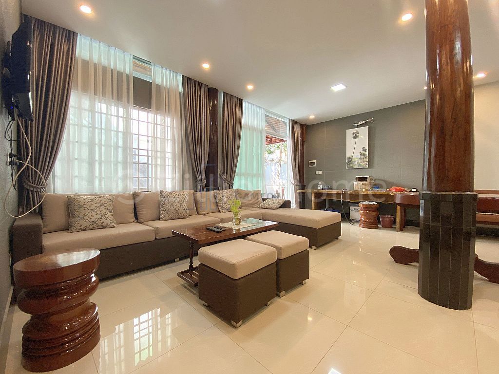 $800 | 2BR - WESTERN APARTMENT WITH GYM AND SWIMMING POOL FOR RENT IN BKK1 AREA