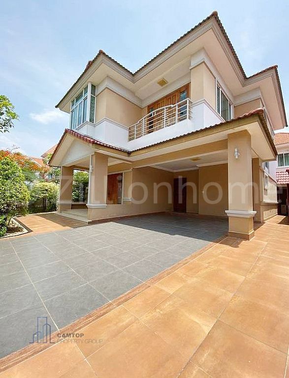 Fully Furnished 3 Bedrooms Villa For Rent In Tonle Bassac Area