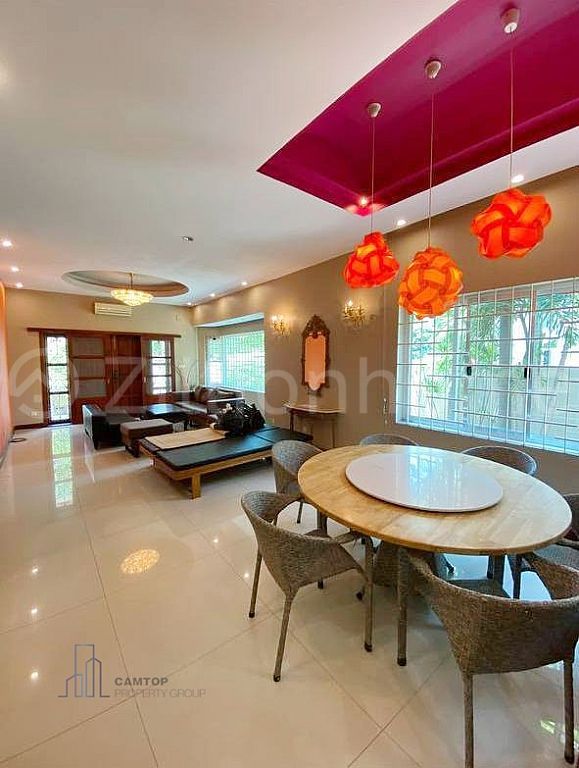 Fully Furnished 3 Bedrooms Villa For Rent In Tonle Bassac Area