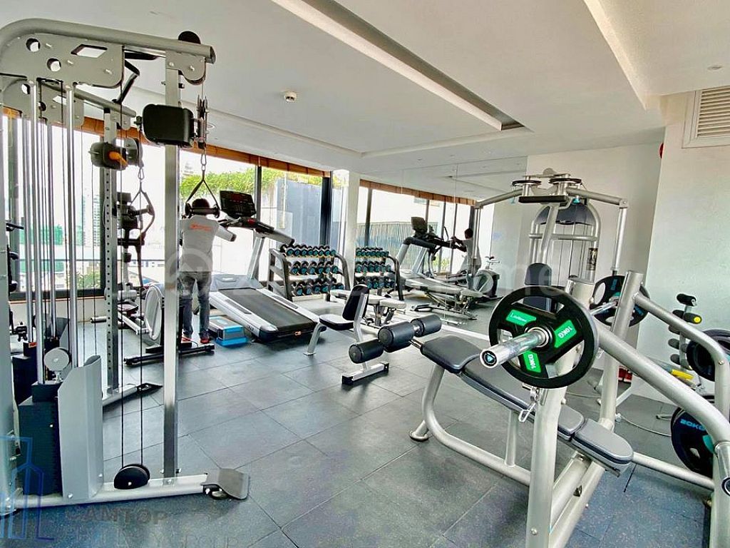 MODERN 2 BEDROOMS APARTMENT WITH GYM AND POOL FOR RENT NEAR BKK1 AREA