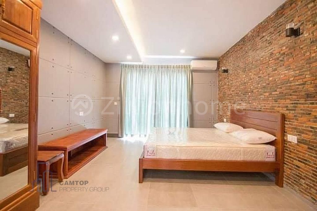 Western 1 Bedroom Apartment For Rent In BKK3 area