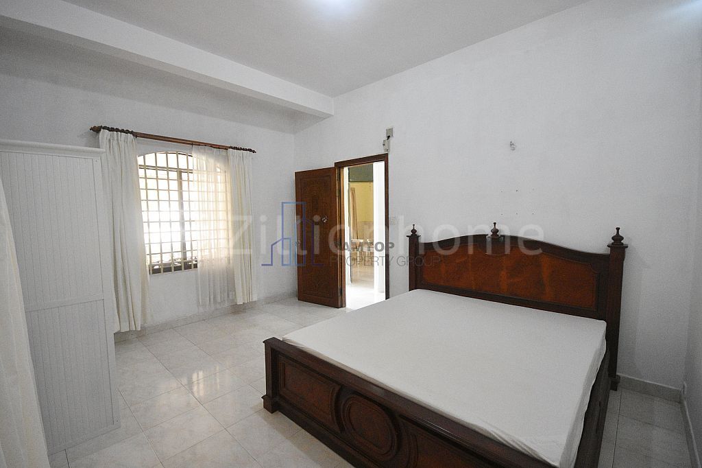 Huge Balcony 3 Bedrooms Apartment For Rent In BKK1 Area