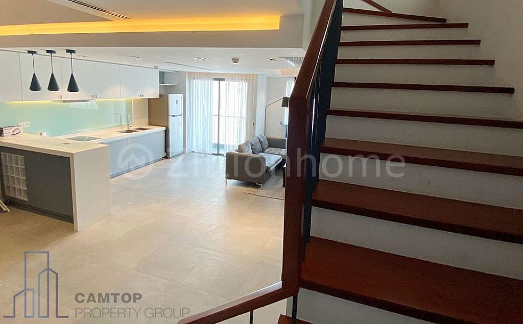 DUPLEX-STYLE APARTMENT FOR RENT CLOSE TO BKK1 AREA