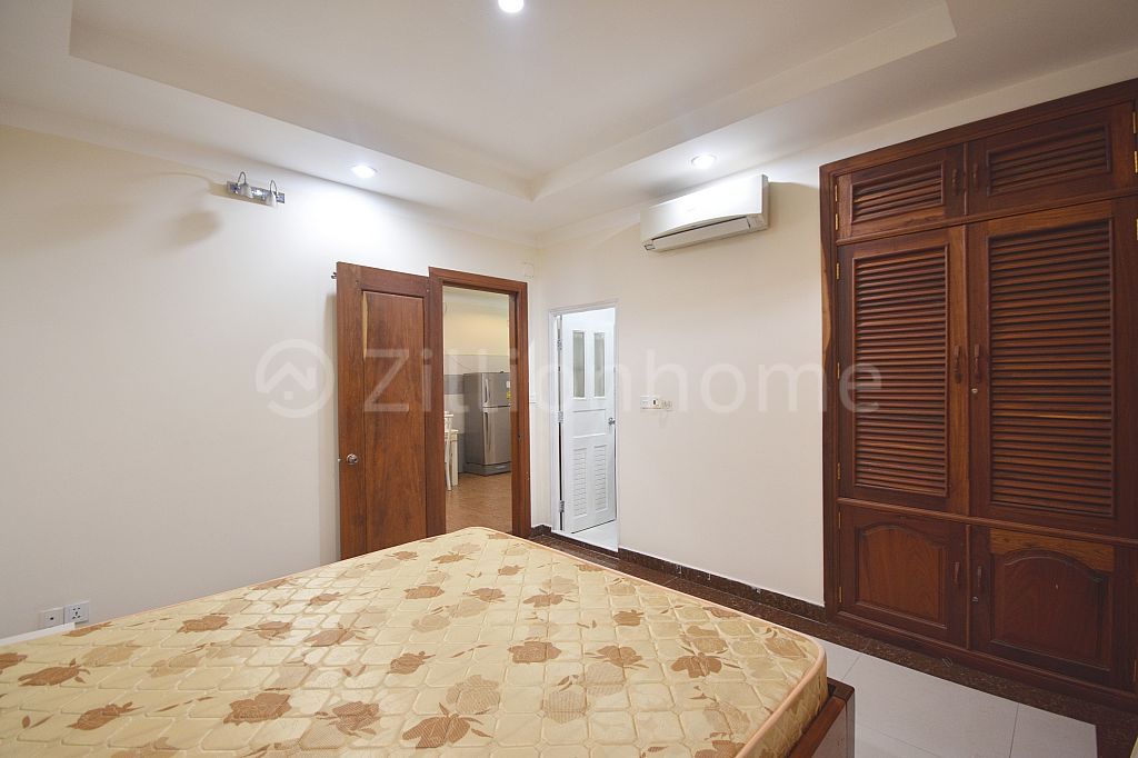 Special Offer | $450 - 2BR Western Apartment For Rent In Toul Tompoung Area (Russian market)