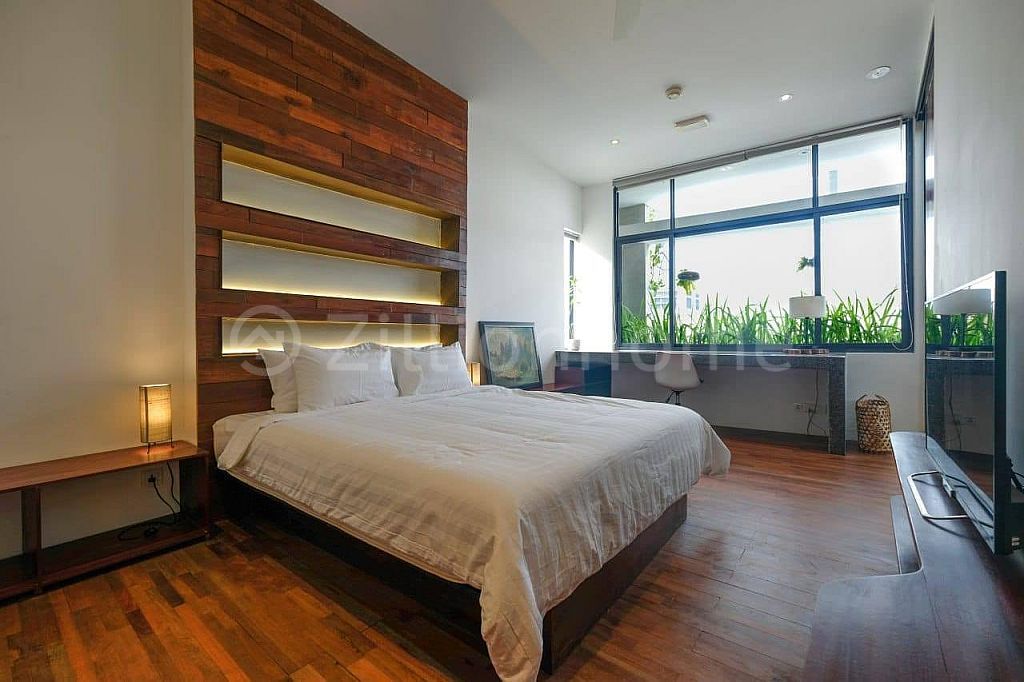 2BR - Luxury Apartment For Rent In Daun Penh Area Near Phsar Thmei Market