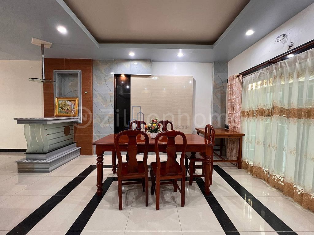 3BR - Townhouse For Rent in Gate Community in Boeng Tompun Area