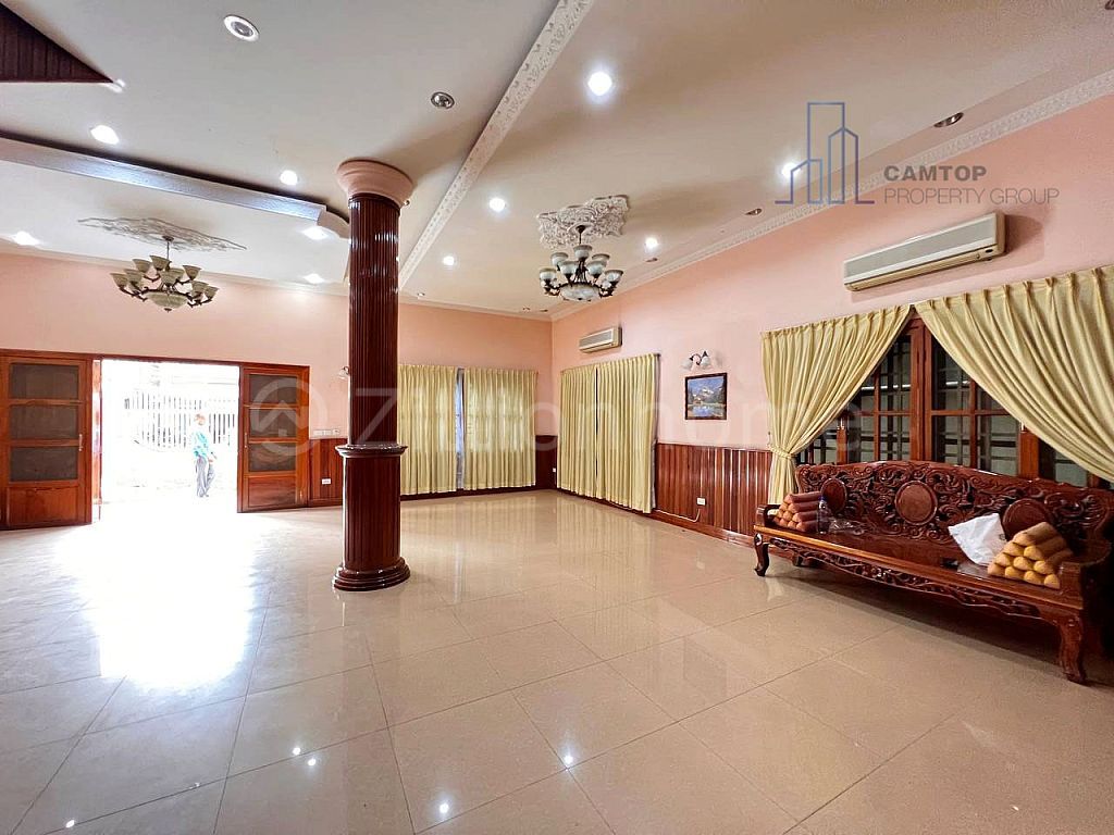 6 BEDROOM VILLA FOR RENT / SALE IN TOUL TOM POUNG AREA