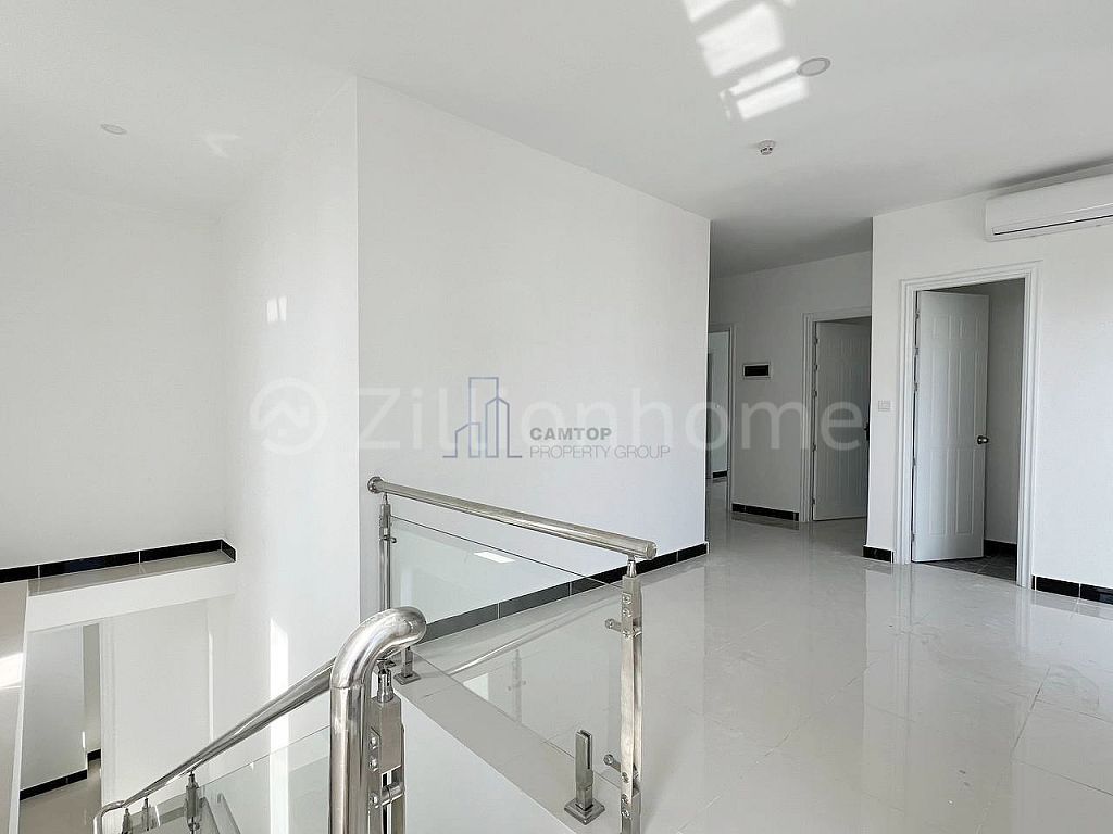 New Penthouse 4 Bedrooms Duplex Apartment With Gym And Swimming Pool For Rent In Tonle Basac Area