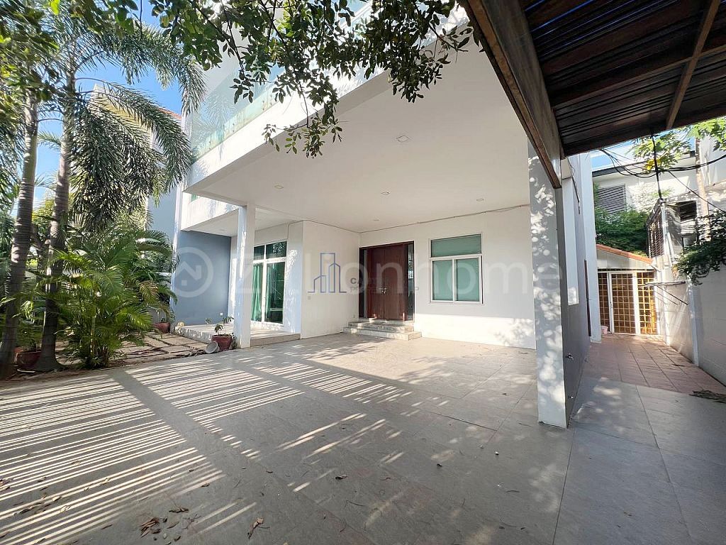 6BR - Luxury Western Villa For Rent in Gate Community of Diamond Island | Tonle Bassac - Phnom Penh