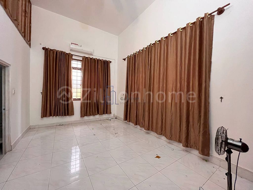 3 BEDROOMS TOWNHOUSE FOR RENT IN TONLE BASAC - PHNOM  PENH