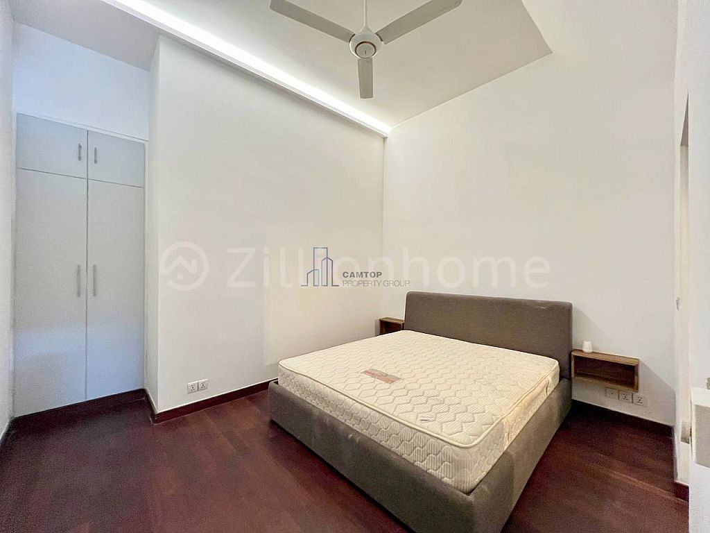 Western 2 Bedrooms Duplex Apartment For Rent In Daun Penh Area Near National Museum