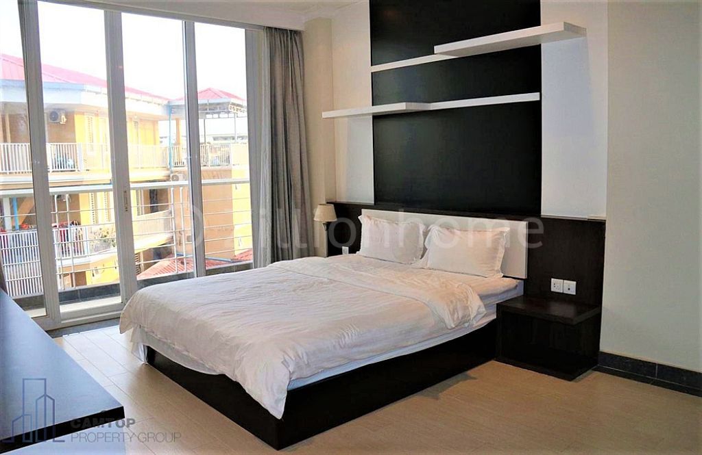 3 bedrooms modern apartment with gym pool for rent in Toul Kork area