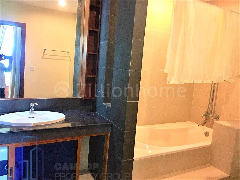 3 bedrooms nice apartment with Gym Pool for rent in Tuol Kork area, near TK avenue