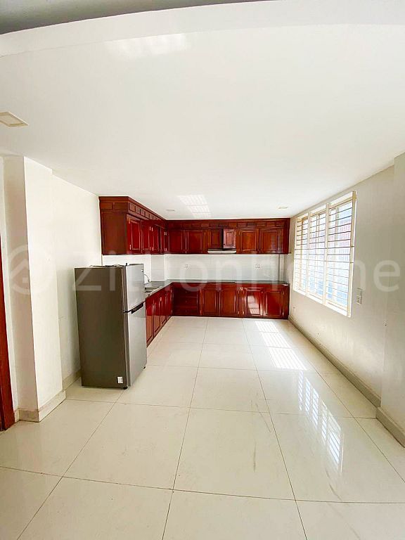 Good location ,living  Building  for rent at ToulTompong  (C-7911)