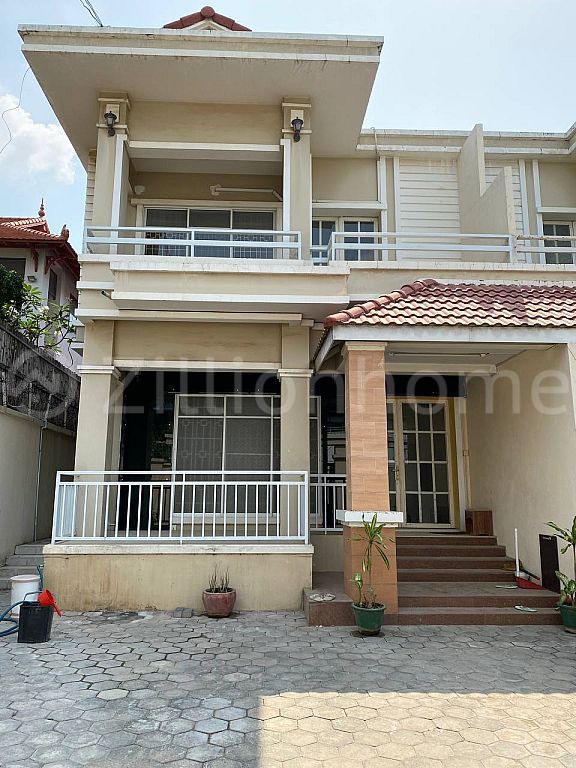វីឡាជួលនៅសង្កាត់ផ្សារដើមថ្កូវ/Villa for rent and sale  at Phsar Doum Thkov​ C-9677