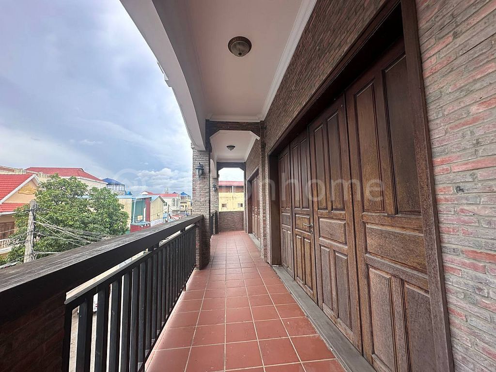 Building For Rent at Stueng Mean Chey