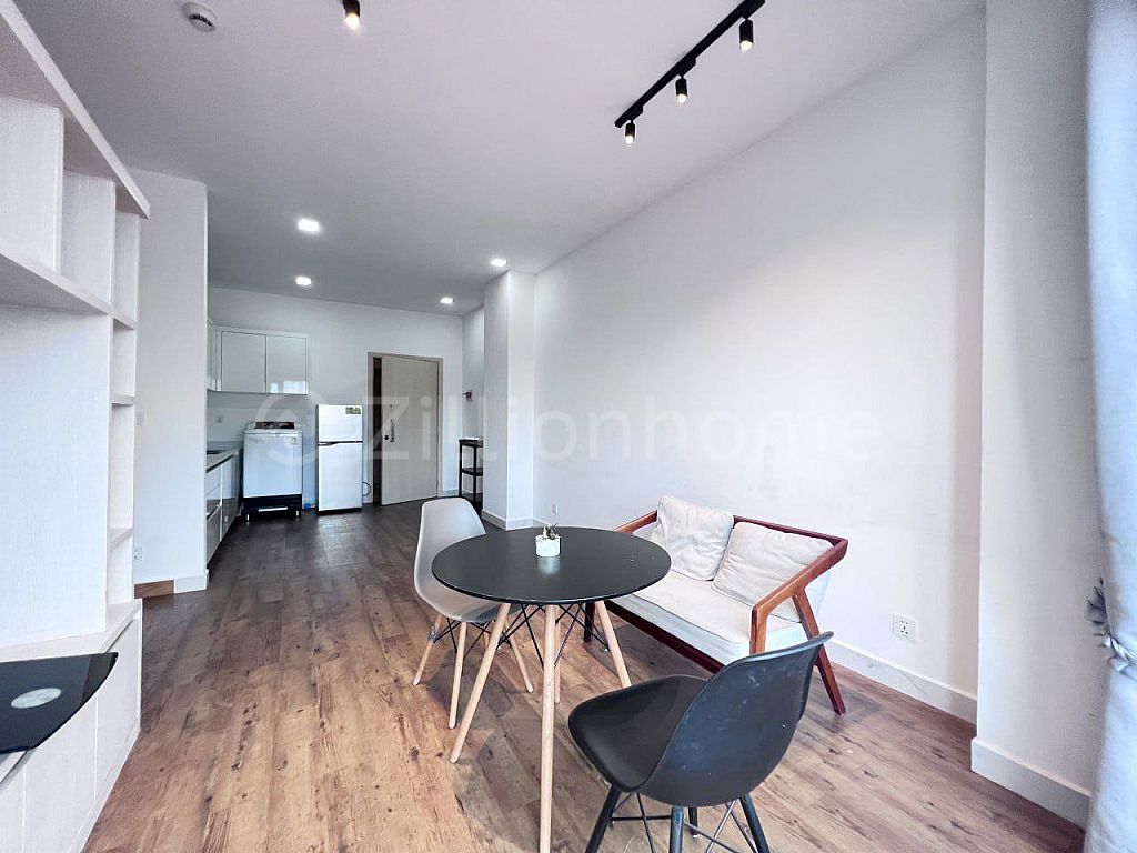 Condominium Studio Room For Rent