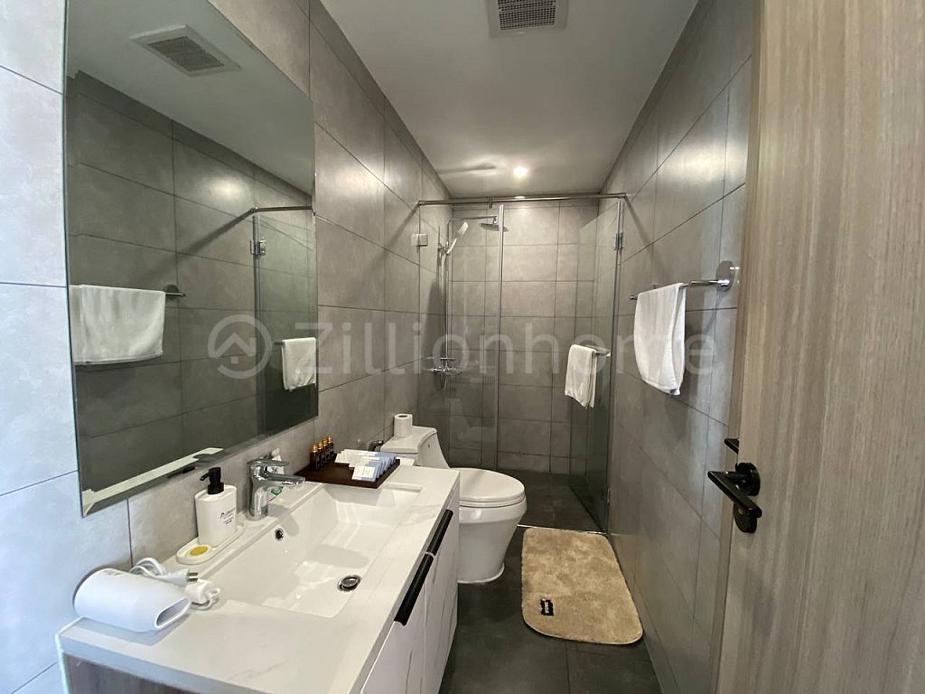 Modern Luxury Condominium 2bedrooms for rent at BKK1