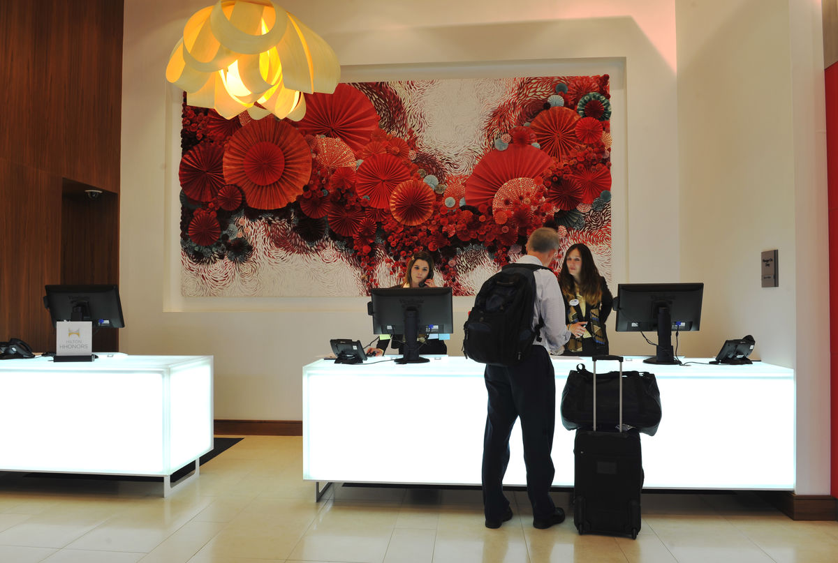 Hotels Lacking Amenities Lure Buyers Seeking High Returns