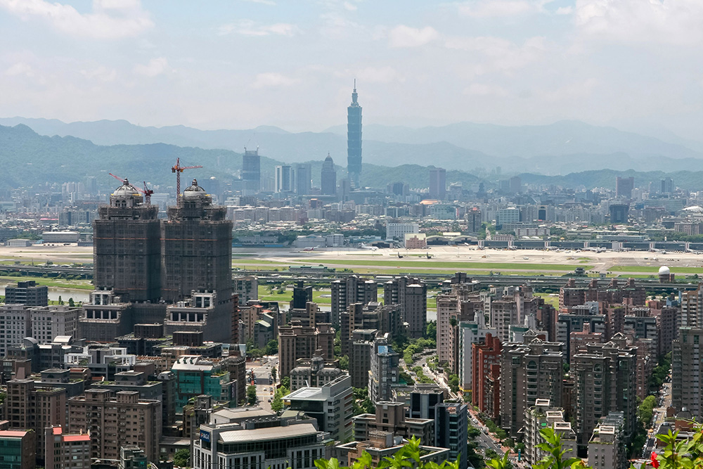 Taiwan\'s efforts to smash the house price bubble intensify, causing sales to plummet